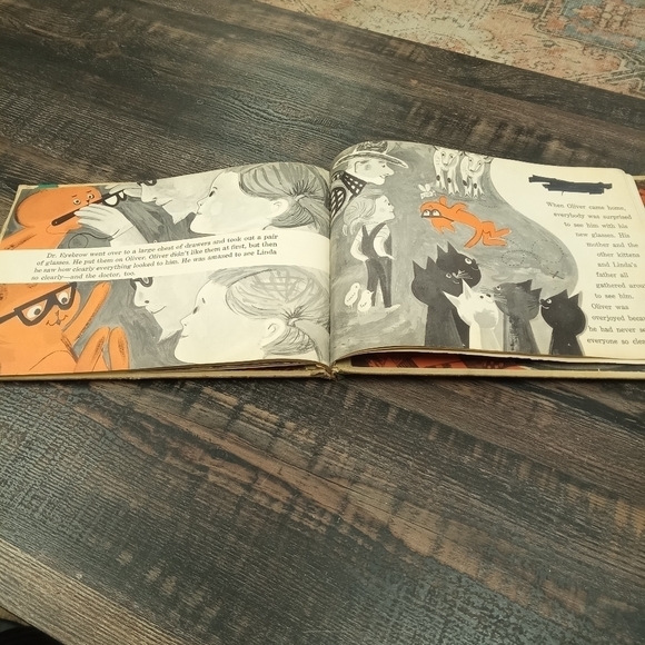 Orange Oliver: The Kitten who Wore Glasses by Robert Lasson - Picture 4 of 4